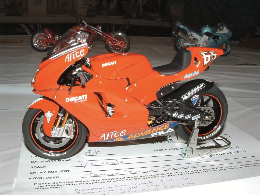 ducatidesmosedici.jpg