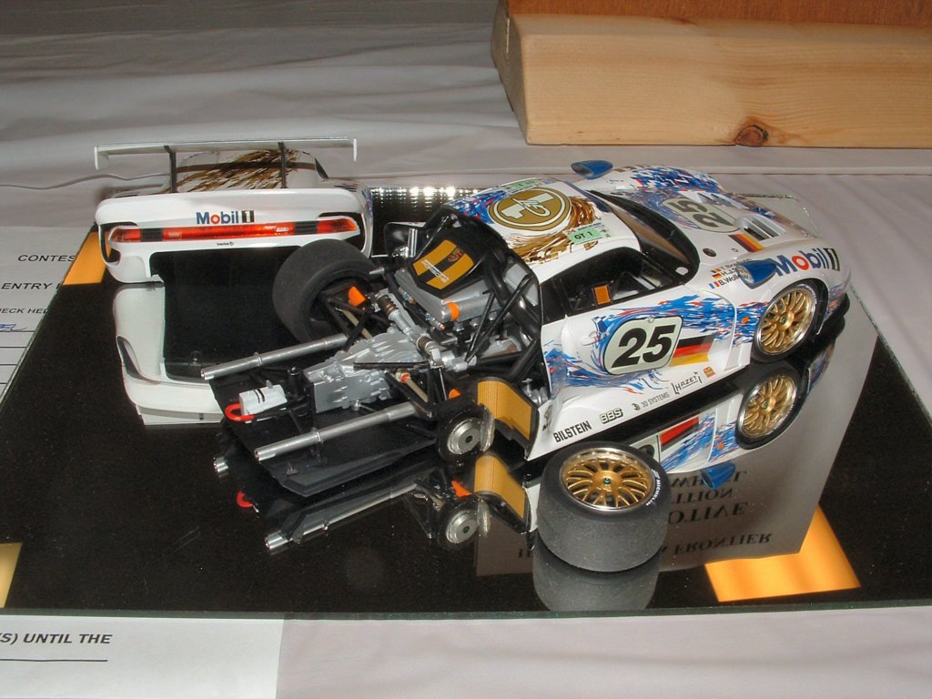 porsche911gt1.jpg