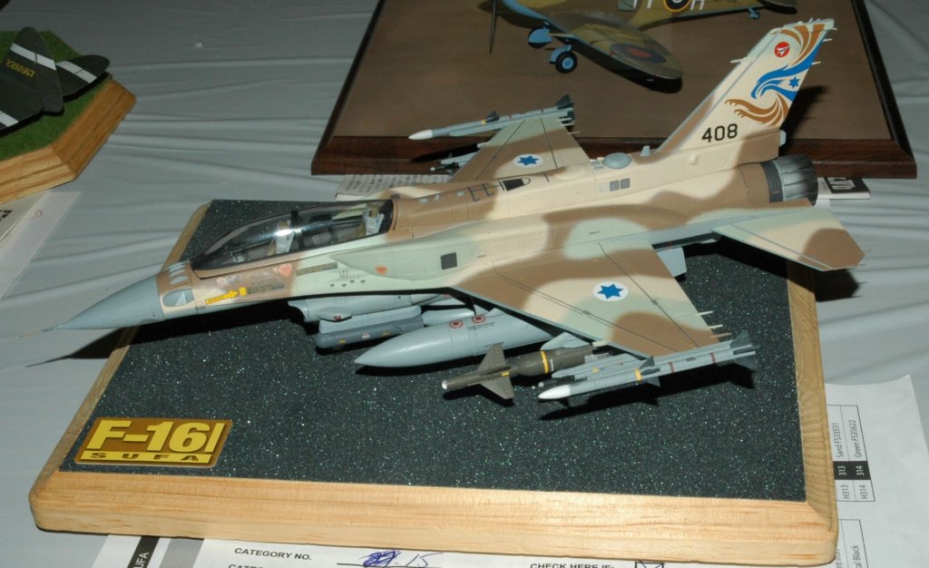 f16i.jpg