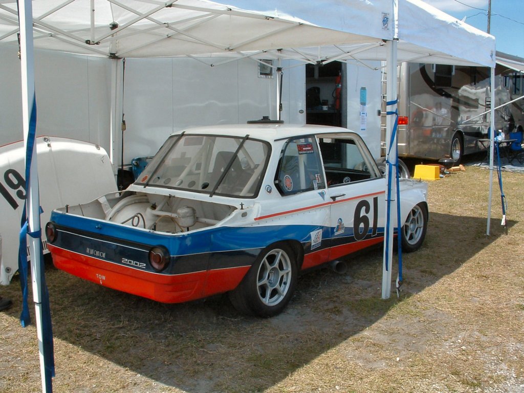 vintagebmw2002.jpg